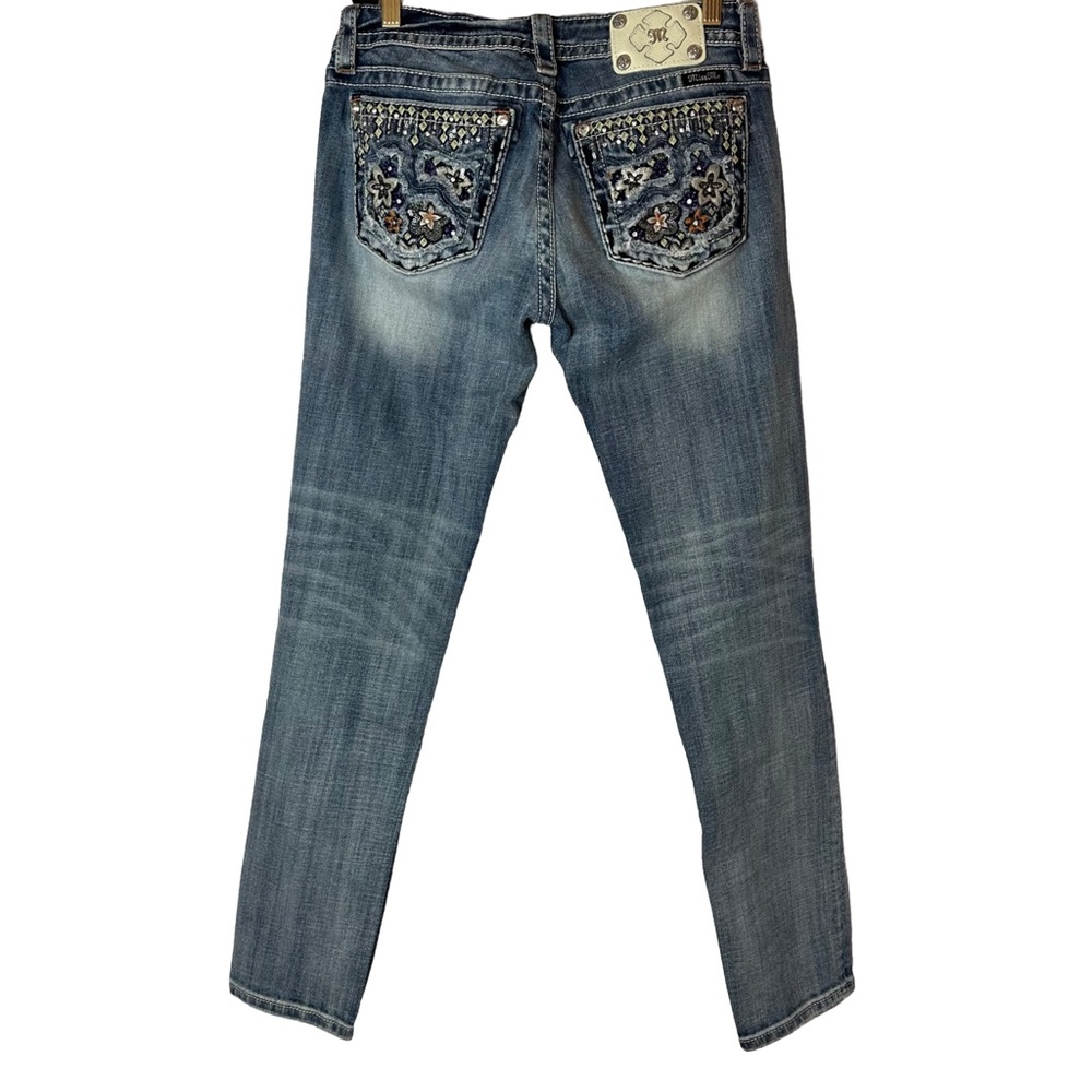 Miss Me Jeans Women’s Signature Skinny Slim Jeans Embroidered Flower Size: 30